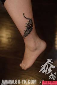 padrão de tatuagem de pena de cor bonita no pé 50207-Tattoo show picture sharing an ankle helmet tattoo pattern