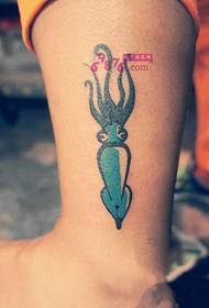 foto tatuaggio caviglia piccola testa di calamaro