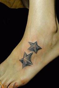 padrão de tatuagem de estrela de cinco pontas de pé