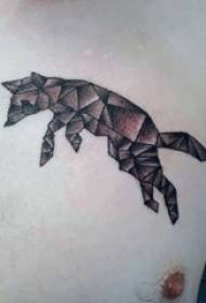 Ọmọ tatuu ọkunrin ọmọkunrin àyà dudu geometric fox tatuu aworan aworan