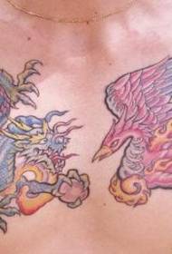 Göğüs renkli Anka kuşu ve Asya ejderha dövme deseni