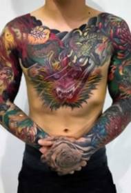 tradicinės gėlių krūtinės tatuiruotė 9 tradicinės gėlių krūtinės tatuiruotės nuotraukos