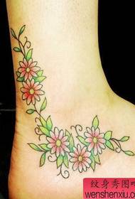 πόδι μόνο όμορφο μοτίβο τατουάζ λουλουδιών