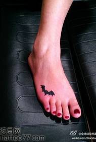 美腳經典圖騰蝙蝠紋身圖案