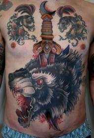 гърдите и корема страховито оцветено вълче с кървава шарка на татуировка на главата