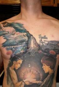 Mga tattoo sa dughan lalaki nga lalaki nga may kolor nga mga karakter sa tattoo nga litrato
