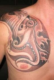 грудь коричневая большая татуировка осьминога