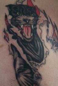 zwarte panter gescheurde borst tattoo patroon