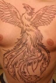Татуировка Феникса Мальчики с яркой татуировкой на груди, картина на груди
