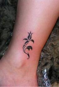 potītes totem rožu tetovējuma raksts