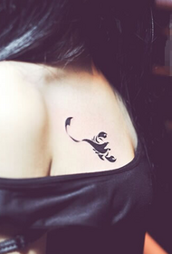 tatuaggio totem di bellezza petto yang yang scorpione