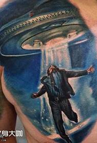 Këscht Alien Saug mënschlech Tattoo Muster