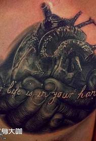 Груди чорне серце татуювання візерунок