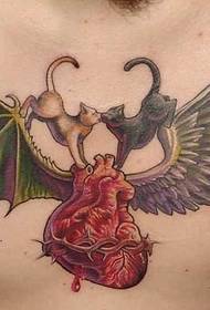 悪魔の天使がハートのタトゥーパターンを盗む