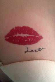 kvindelig bryst sexet rød læbe tatoveringsmønster