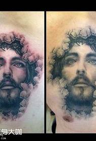 patrón de tatuaje de Jesús en el pecho