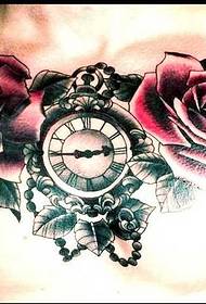 胸部个性时钟花朵纹身图案