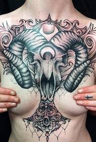 hatalmas szexi mellkas tetoválás mintát, a tetováló művész Lawrence-től