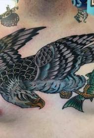 胸部彩绘鹰与绿色鱼纹身图案