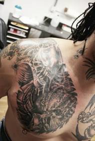patrón de tatuaxe de monstro gris gris no peito