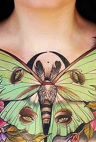 bryst De første tatoveringsbildene med 3d sommerfugl er ganske iøynefallende