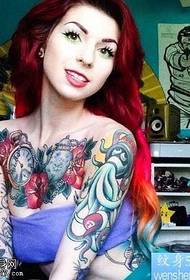 modello di tatuaggio personalità petto donna