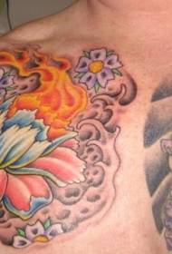 koloreko lotusa dragoi bularreko bularreko tatuaje ereduarekin