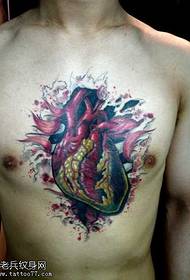 padrão de tatuagem de coração no peito