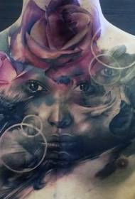bularreko emakume misteriotsu erretratua bele eta lore tatuaje eredua