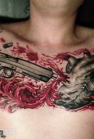 brusto pistolo pafis koron tatuaje ŝablono