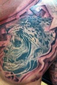 lobanja prsnega klovna z vzorcem tetovaže glave z leopardjevo glavo