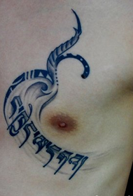 Patrón de tatuaje sánscrito no peito