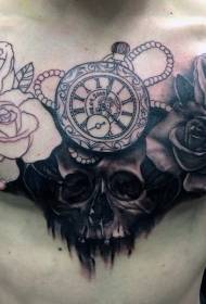 胸の頭蓋骨と時計のバラのタトゥーパターン