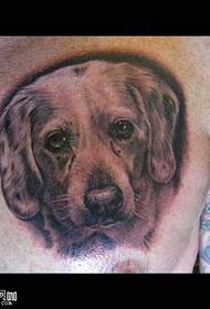 bröst gyllene hund tatuering mönster