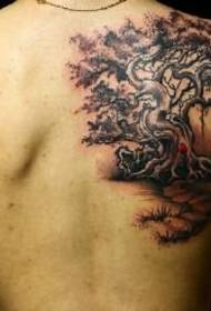klasični produženi uzorak za tetovažu stabla