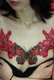 Beauty Brust Blume und Schmetterling Tattoo