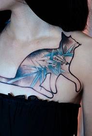 skönhet bröst kreativa bambu katt tatuering