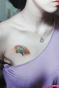 ясна веселка красиві красиві груди татуювання татуювання
