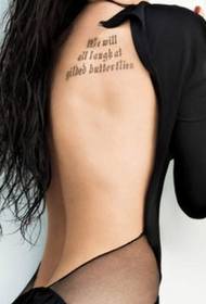 Megan Fox dibdib seksi tattoo