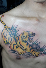 žestok uzorak tigrovog tetovaža