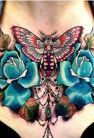 сексуальний жіночий груди троянди молі татуювання візерунок, щоб насолодитися малюнком