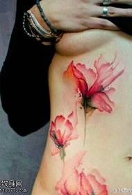 brusta akvarelo flora tatuaje aranĝo