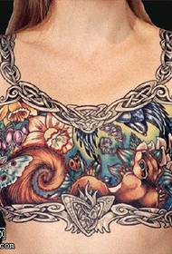 тетоважа на телото убава облека шема на тетоважа