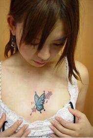 Όμορφη στήθος MM όμορφη εικόνα τατουάζ πεταλούδα λουλούδι