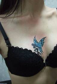 kız göğüs seksi kelebek elf dövmesi
