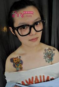 cute beauty clavicle lucky Cat tattoo picture