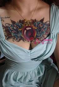 tatuaxe de peito domineering ruby rose tatuaxe