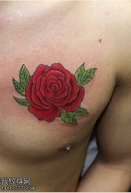 Wzorzec tatuażu Beauty Rose na piersi