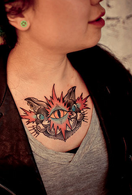 tatuaje de gato de tres ojos de personalidad de cofre de belleza