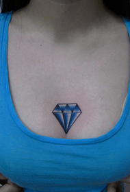 सेक्सी छाती हीरा टैटू चित्र